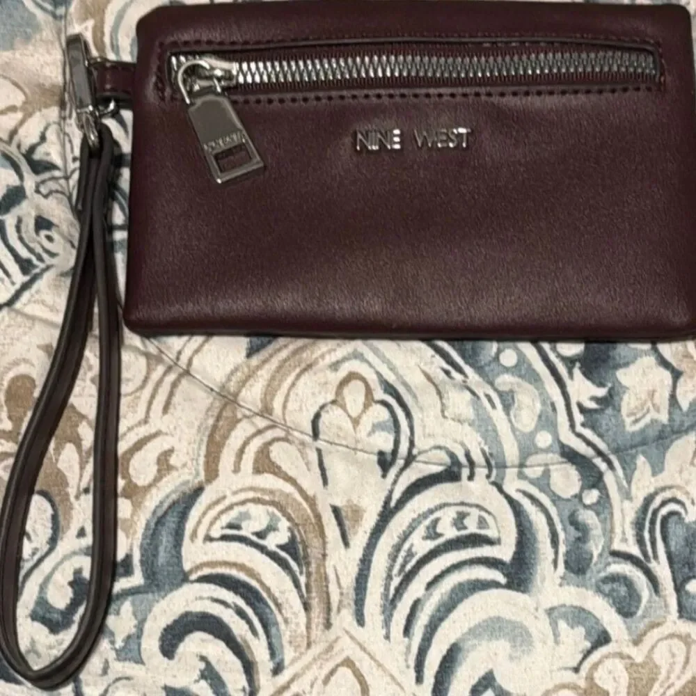Nine West White and Tan Women's Bag FREE WRISTLET!